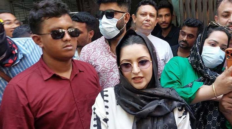 আদালতে এসে পরীমনি বললেন, ‘এগুলো মানসিক নির্যাতন’